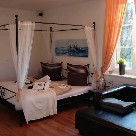Apartment Ferienwohnung-schulsaal Orlenbach